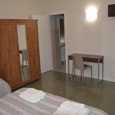 R&b Centro Di Πανσιόν